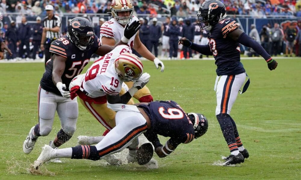 Victory Monday: Game Balls for Bears' 19-10 win over 49ers (2022 Season)