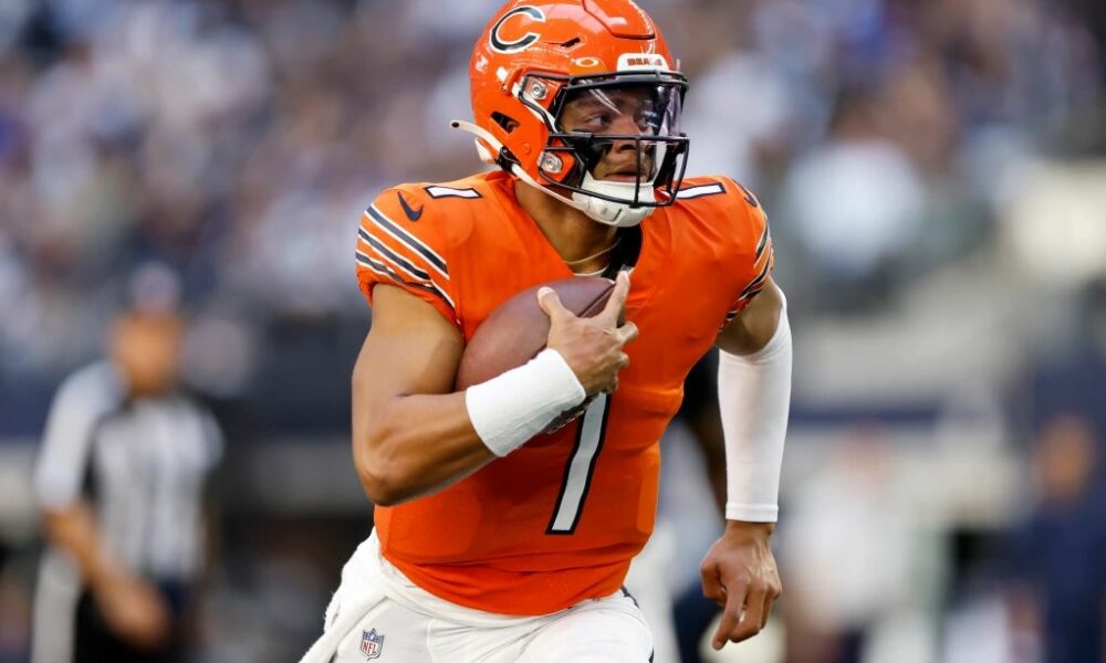 Here's how many yards Justin Fields is on pace for in 2022 (2022 Season)