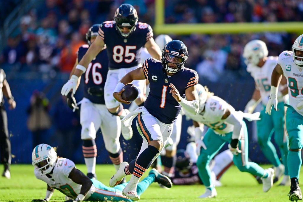 Justin Fields Record Watch: Eagles defense presents opportunity for Fields to run (2022 Season)