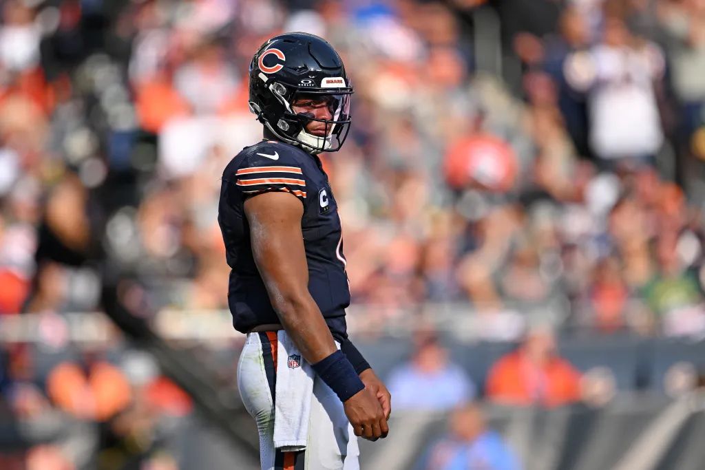 Justin Fields sums up Week 1 loss to Packers perfectly: 'It sucks' (2023 Season)