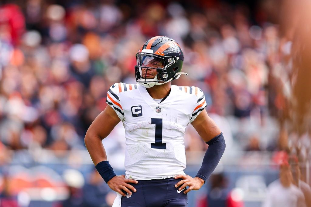 Justin Fields is developing at his own pace, and that's OK (2022 Season)