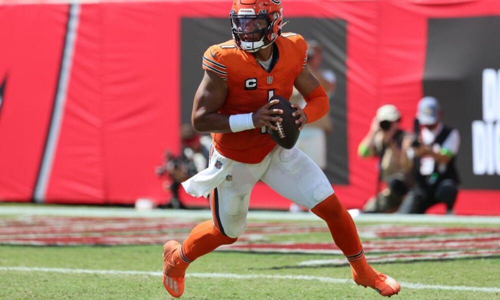 WATCH: ESPN's Dan Orlovsky baffled by Bears' offense and play design vs. Bucs (2023 Season)