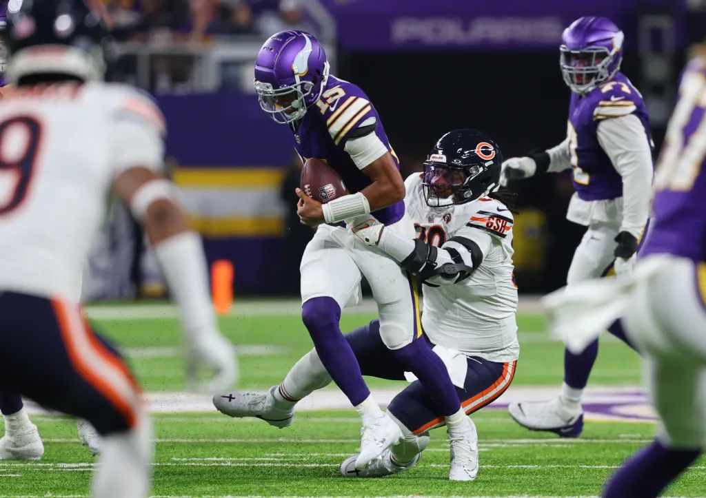 WATCH: Every snap Gervon Dexter played in Week 12 vs. Vikings (2023 Season)