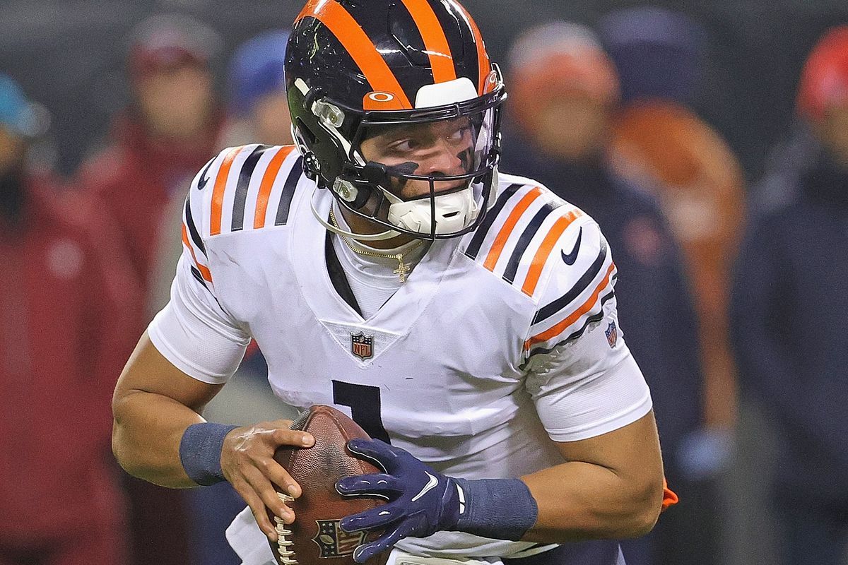 Justin Fields says he has confidence in Bears' wide receivers (2022 Season)