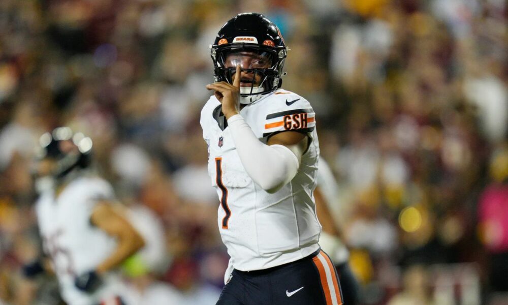Justin Fields dazzles in Bears' Week 10 loss to Lions (2022 Season)