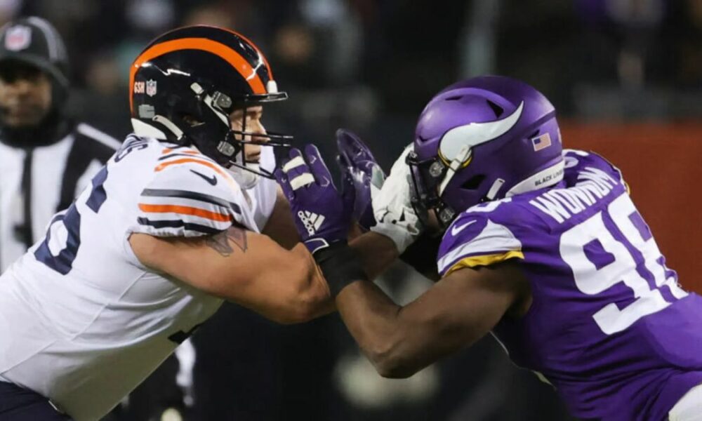 Bears vs. Vikings: Teven Jenkins suffers injury in 2nd quarter (News)