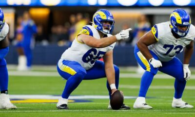 Bears Sign Center Coleman Shelton (News)