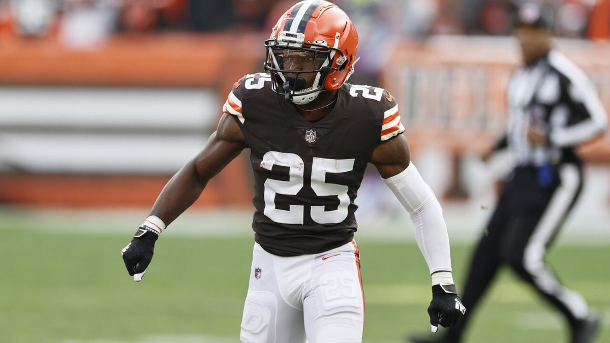 Bears Training Camp Update: Running backs getting banged up early (News)