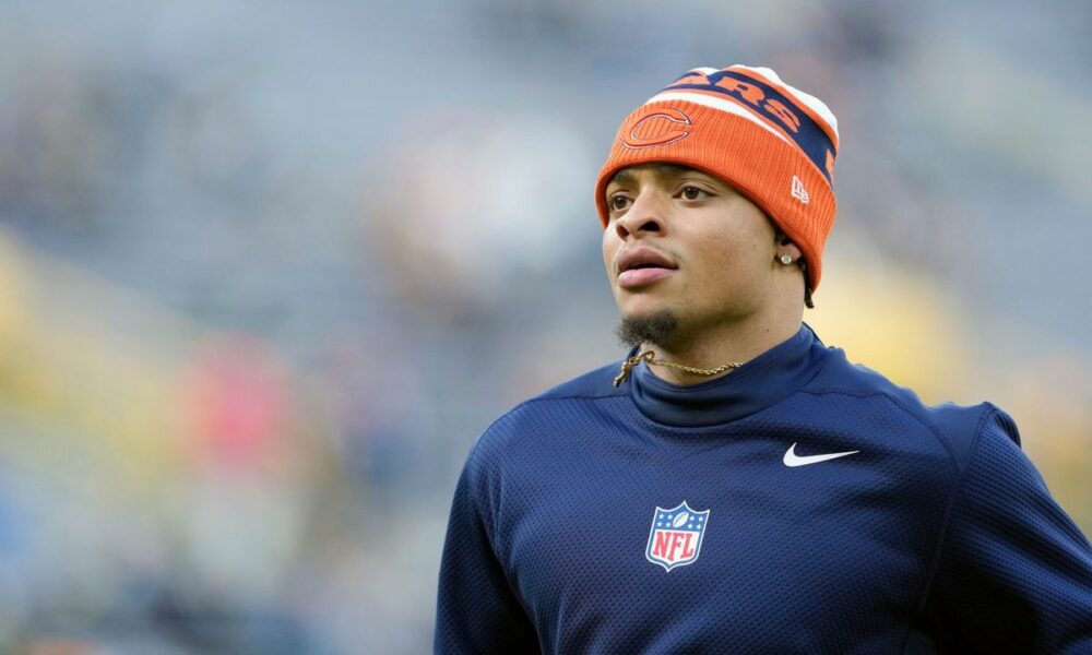 Insider says Bears QB debate is NOT about Caleb Williams vs. Justin Fields (News)