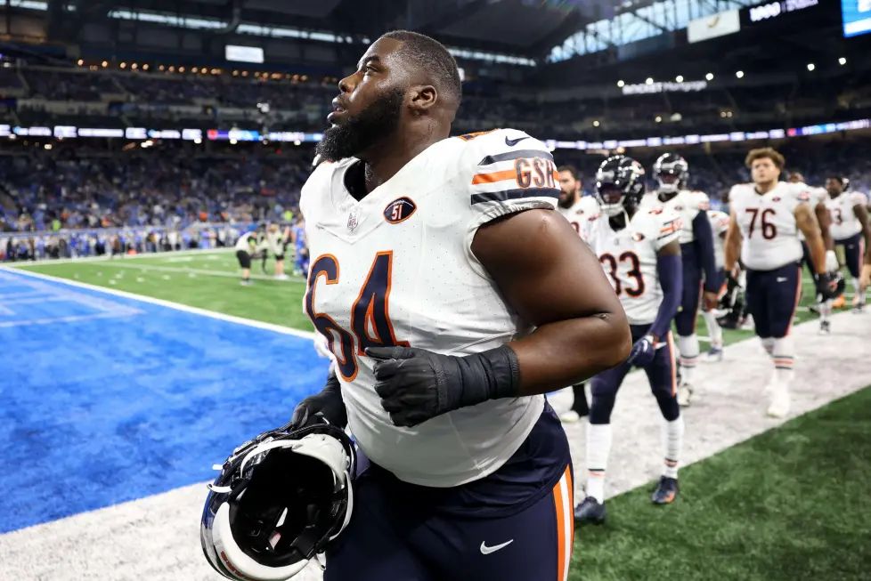 Here's what the Chicago Bears' starting offensive line might be after signing Nate Davis (Free Agency)
